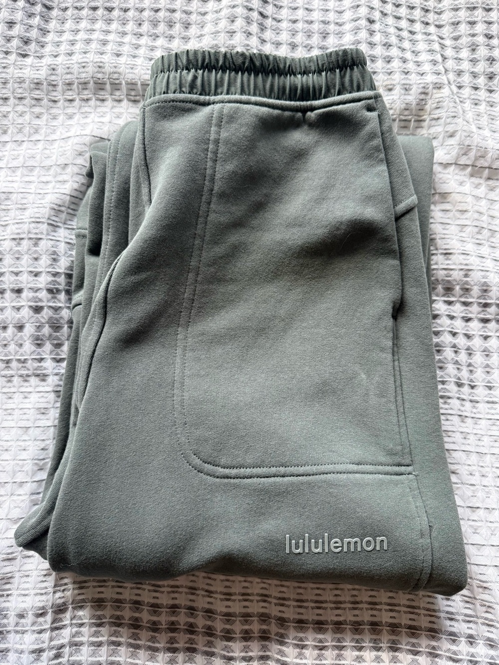 lululemon athletica Loungeful Classic Fit High Rise Sweatpant in Palm Deco